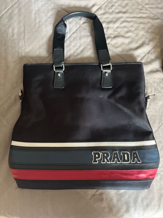 Черная сумка с полосками Prada (оригинал)