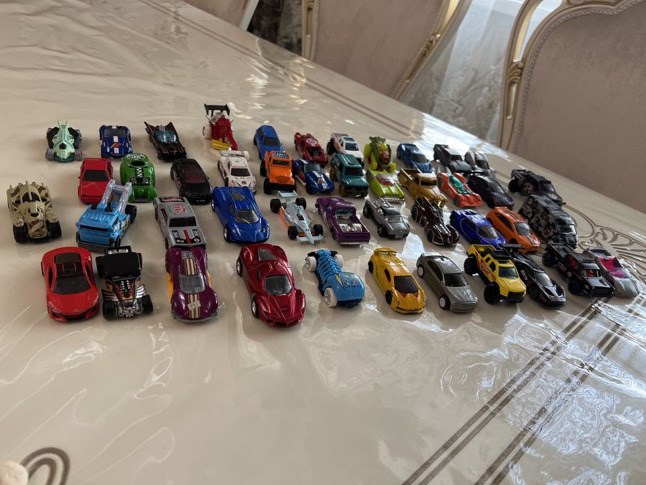 Hot wheels машинки