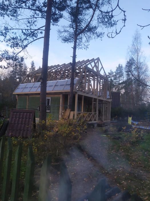 Бригада стройт и ломает.