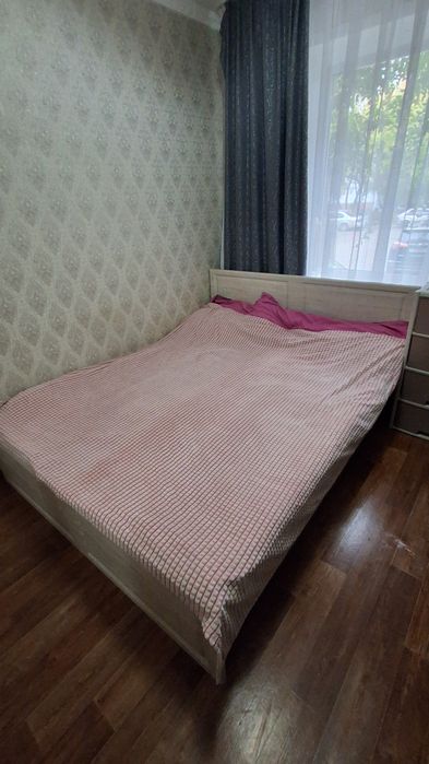 Продам спальный гарнитур