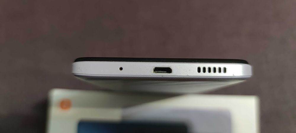 Продам телефон Redmi 12C  4\128