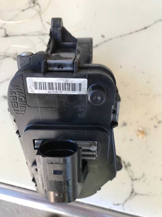 Дросел клапа и педал газ Опел Астра дизел 1.9.  120 коня