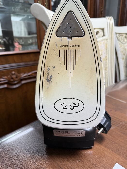 продам отличный утюг рабочий Бош