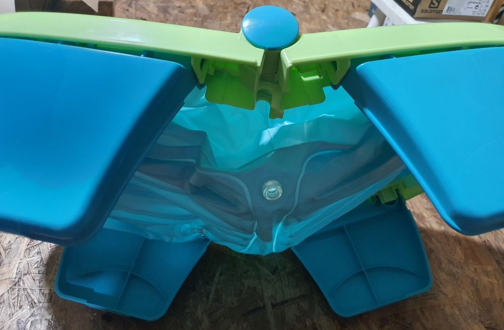 Cădiță bebeluș "0-2 ani", gonflabilă și pliabilă, stare f buna!