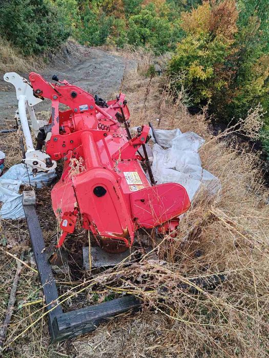 Червена фреза yanmar 512.
