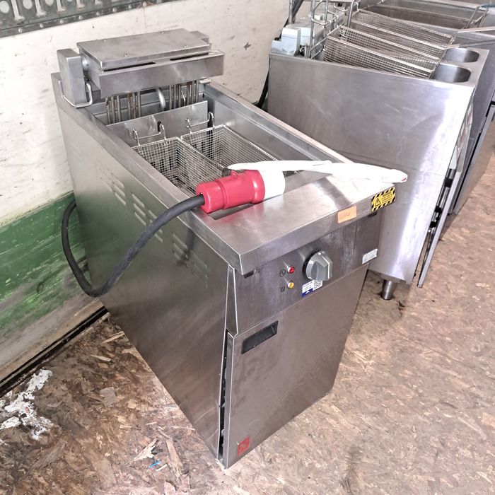 Фритюрник професионален FALCON с филтрираща система