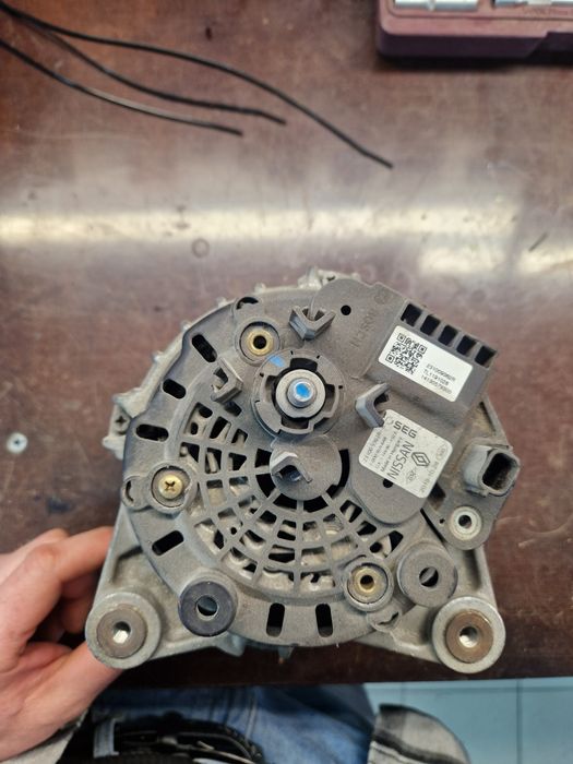 Гениратор Lada Vesta