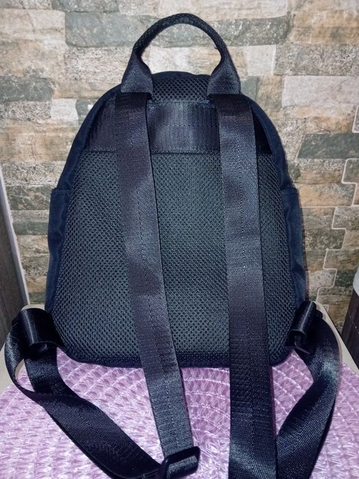 Черна раница Champion