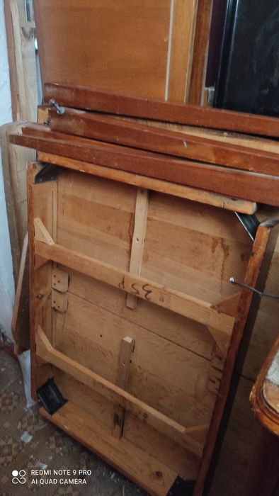 Полстолье, камод, венский стул .