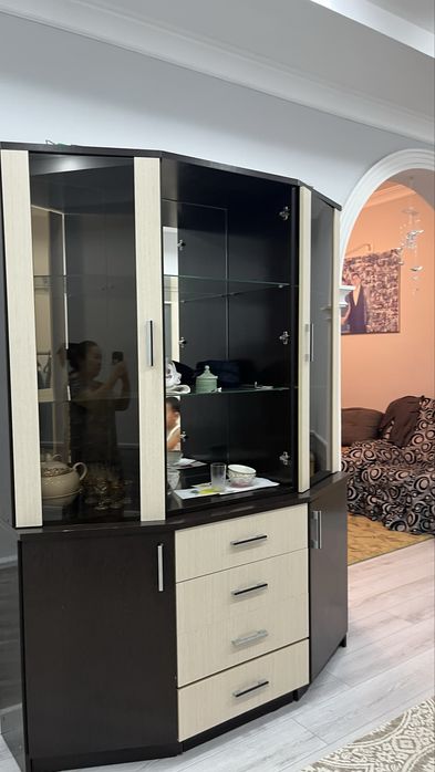 Шкаф для посуды или сервант