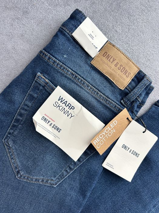 Мъжки дънки с етикет