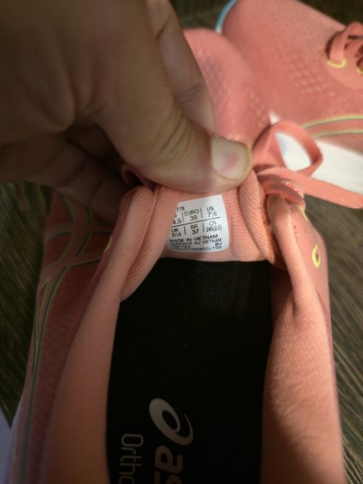 Asics stratus roz nou 39 dar merg la 37 38