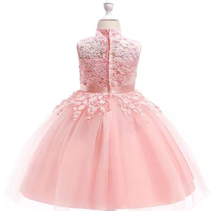 Платья для девочек качество супер. Из ОАЭ