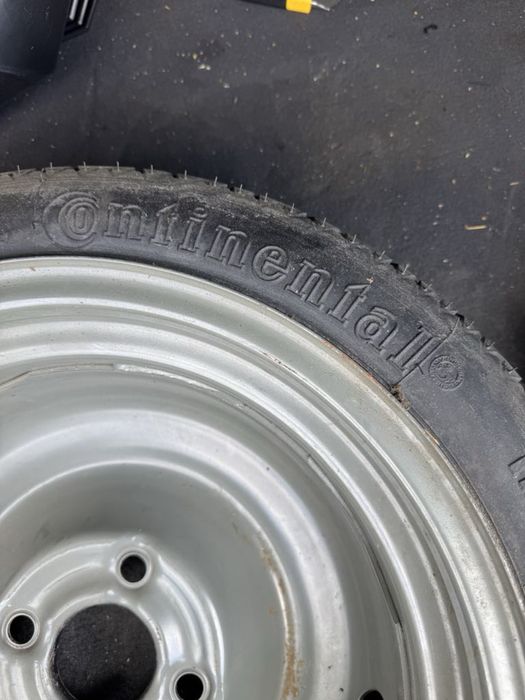 Резервна гума Ww poli 105.70.14 с крик ключ кука като нова Continental