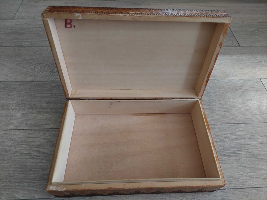 Кутии с народни мотиви