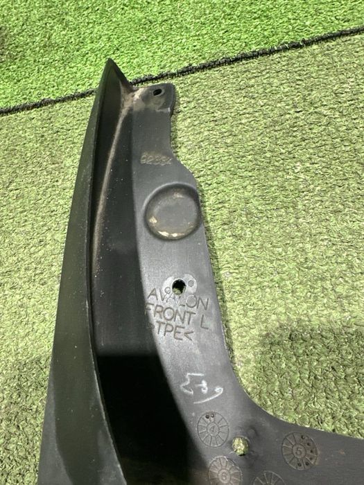 Бризгавик Toyota Avalon 2002