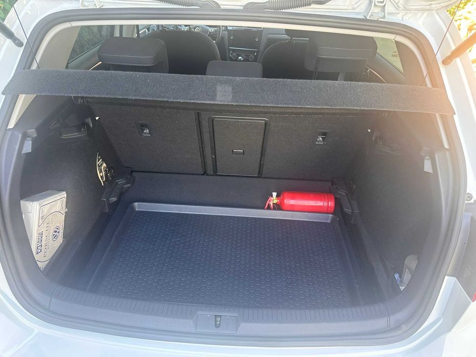 Volkswagen Golf 1.5 eTSI 150 cp blue motion