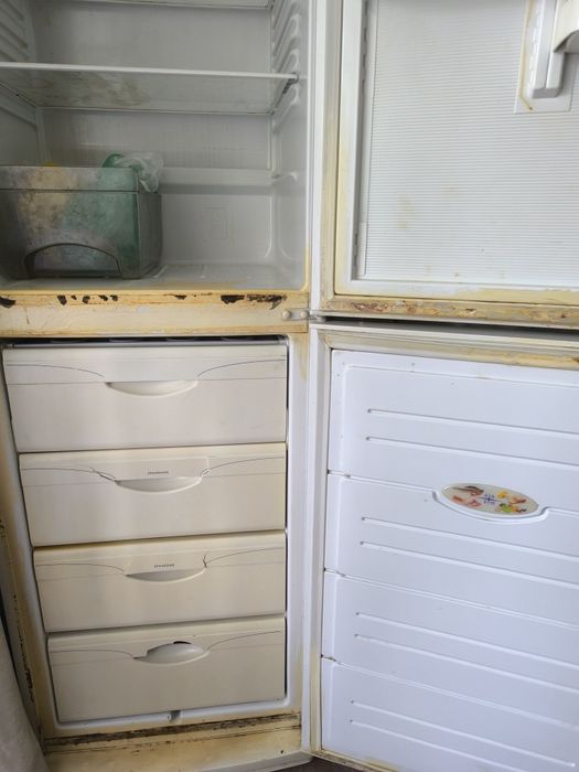 Продам двухкамерный холодильник Атлант