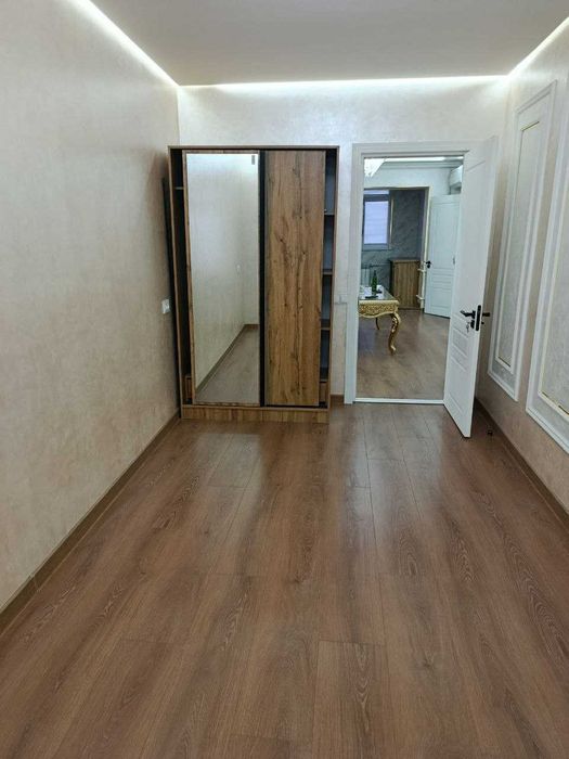 СРОЧНО 3 хонали тайёр евро квартира ижарага берилади