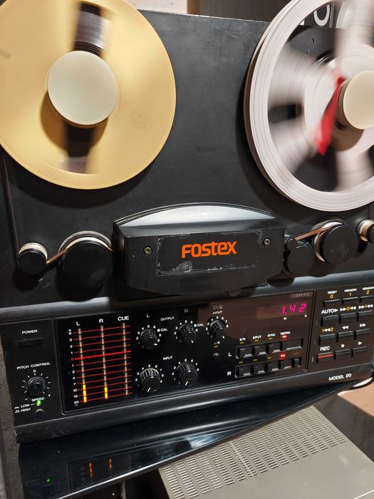 Magnetofon Fostex R20