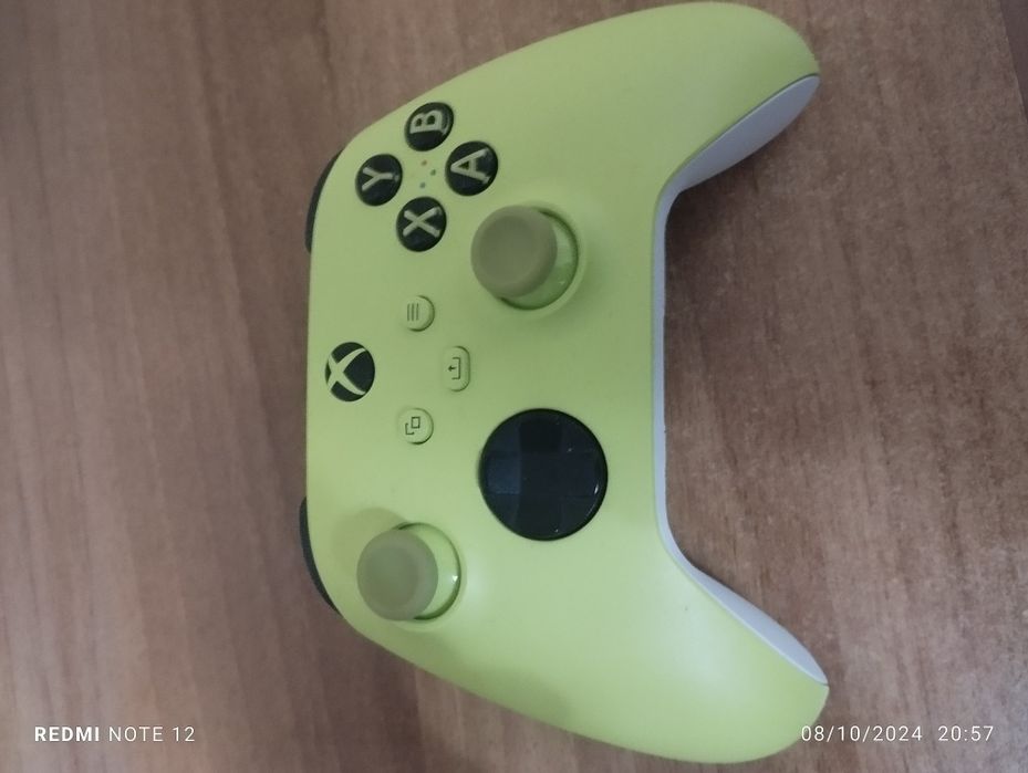 Продавам Xbox one s