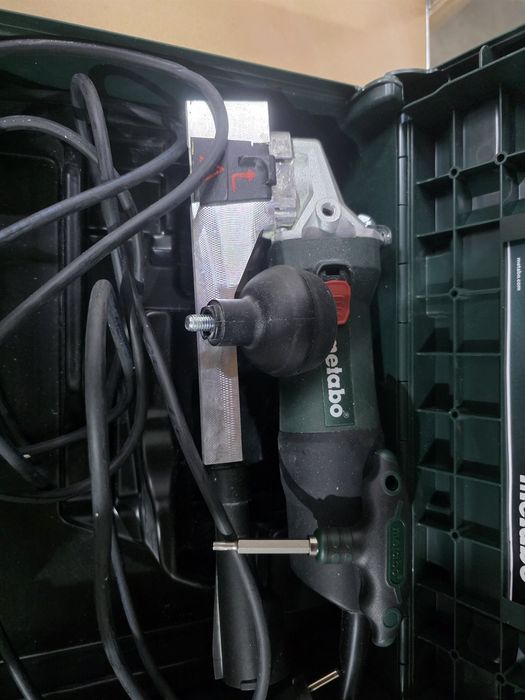 Freza pentru indepartat vopsea si lac 850 W cu cablu de 4 m Metabo LF 850 S