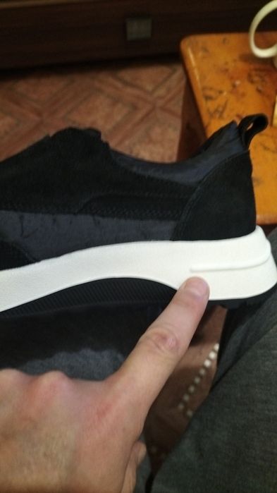 Продаются новые кроссовки 42 размера