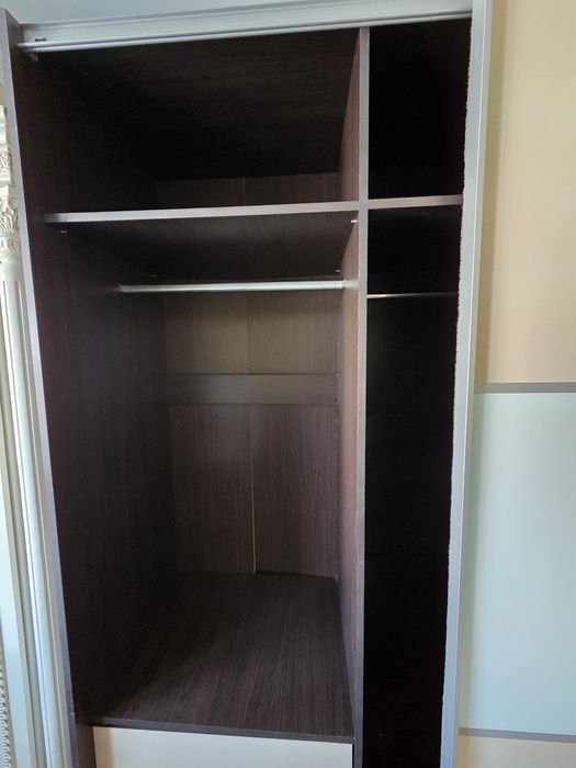 Шкаф большой, вместительный