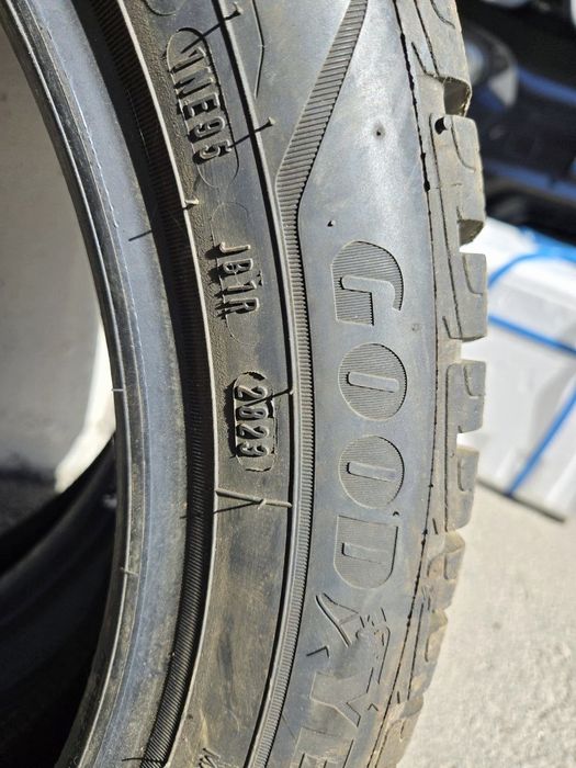 Goodyear зимни гуми за bmw i3 2 броя