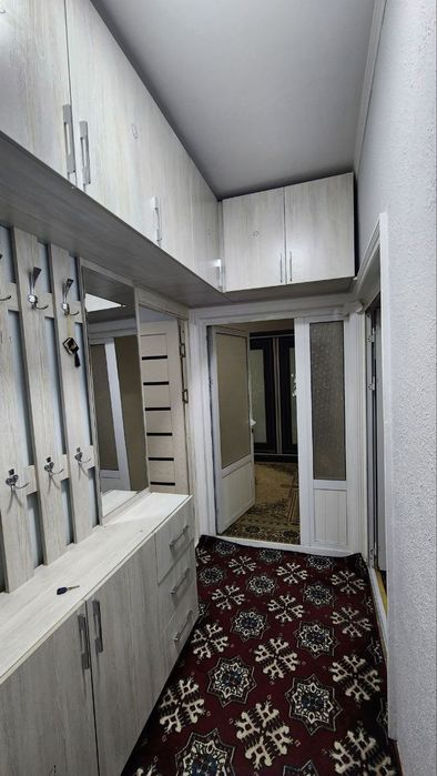 Yunsobod 10 kv 2/2/5/61 kv 2*3 balkon 2 ta meb tex bn qoladi srochniy