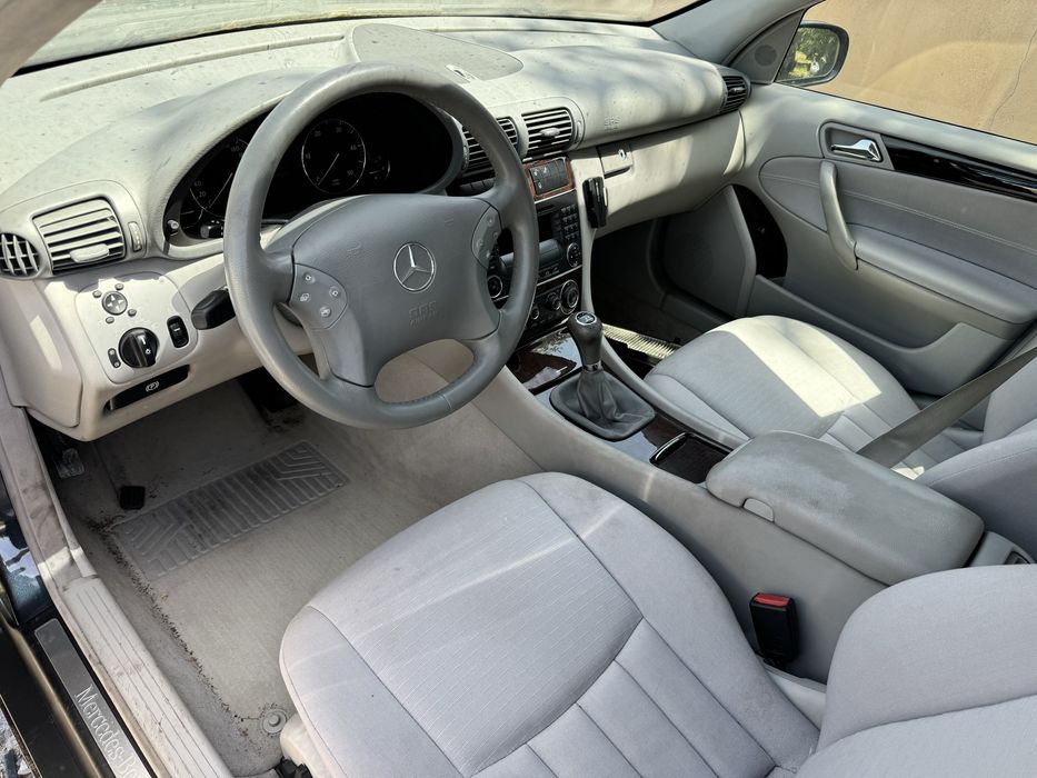 Продавам w203 на части