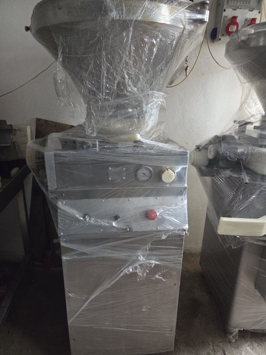 Srit umplut carnati,masina salam cu vid,sprita