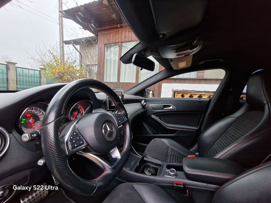 Vând Mercedes CLA  2014