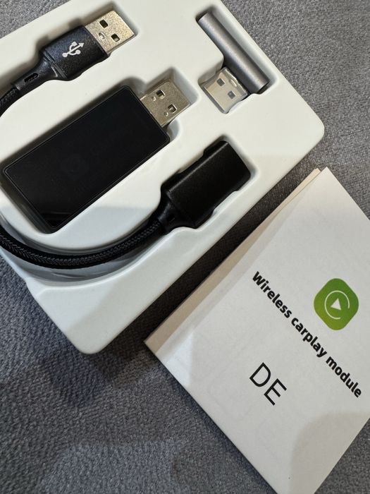 ЧИСТО НОВ – Безжичен Apple CarPlay адаптер