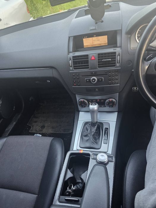 Продавам mercedes w204 c200 651  двигател на частити