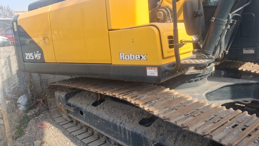 Гусеничный экскаватор