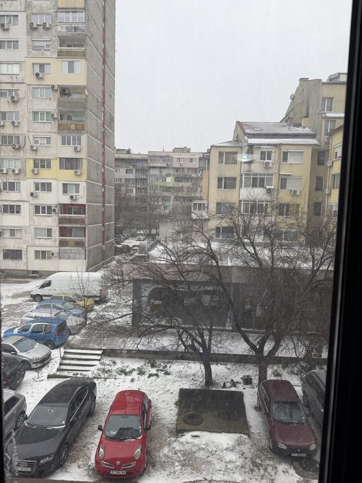 Двустаен апартамент в кв.Родина 1 до у-ще Олимпи Панов