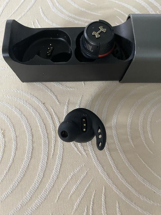 Слушалки JBL under armour