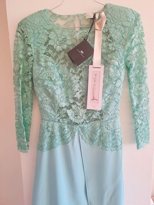 С етикет Elisabetta Franchi  оригинална официална рокля