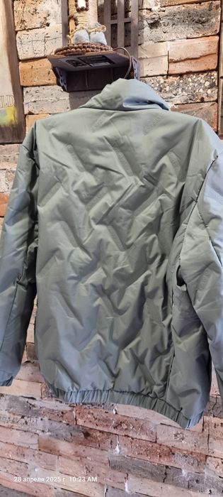 Продам куртку мужскую.