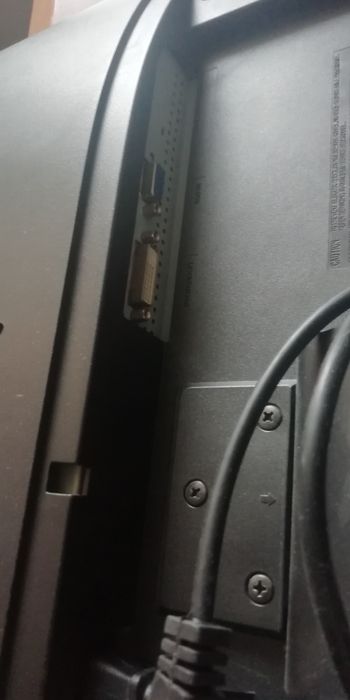 Продам манитор срочно