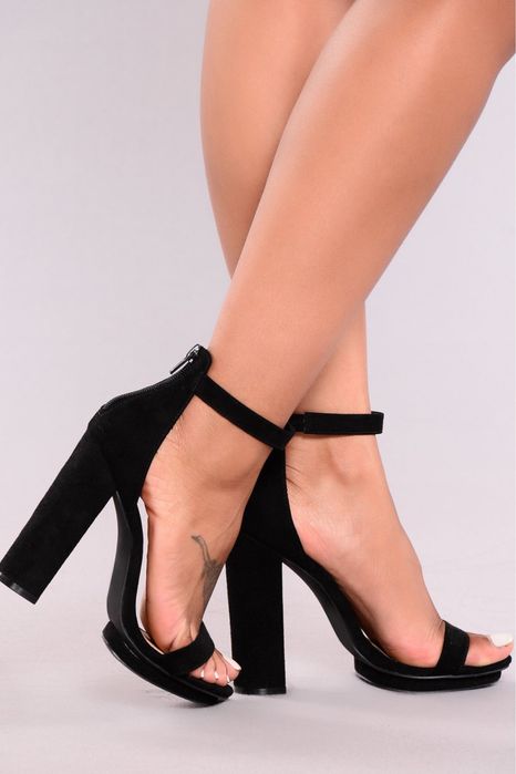 Сандали Fashion Nova