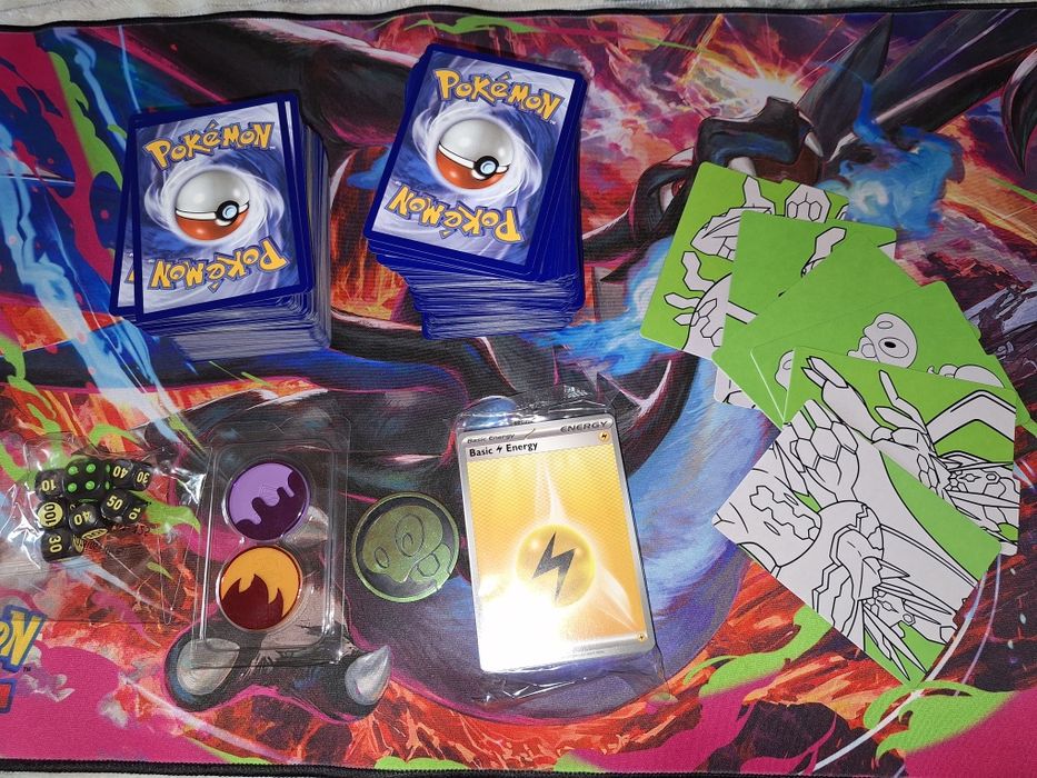 Pokemon карти и протектори!