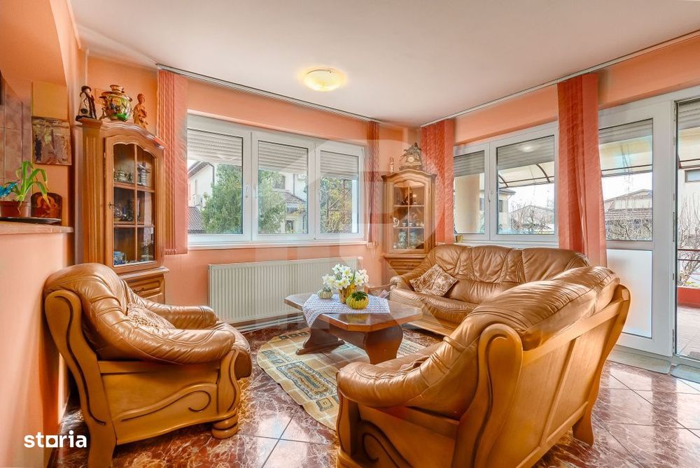 Casa spatioasa cu vedere la Lacul Grivita | 5 dormitoare | teren 793 m