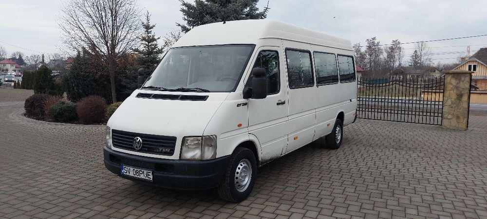 Vw LT din 2006 cu 18 + 1 locuri are motor 2.5 TDI înmatriculat pe Ro