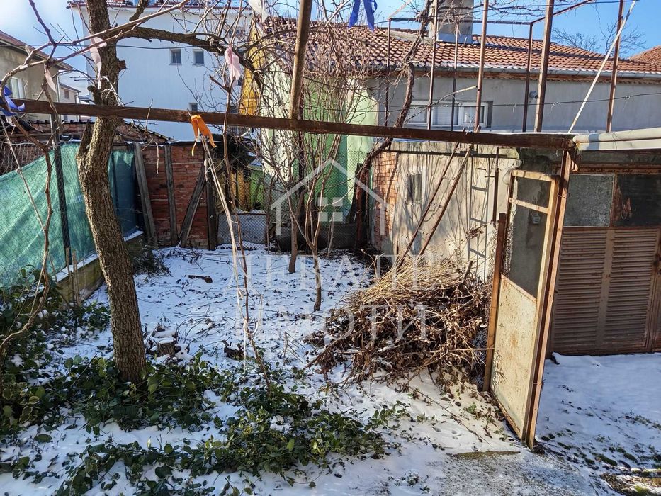 Продава се Етаж от къща в Русе, Дружба 2 - 108 кв.м за 591 €/кв.м - Снимка #16