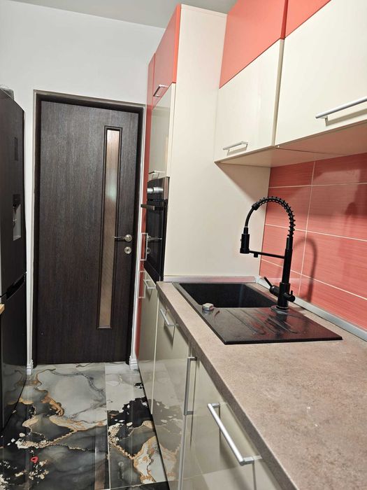 Vand apartament 3 camere Piata Gorjului, sector 6, metrou