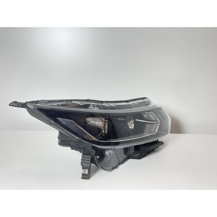 Десен фар за nissan qashqai j11 - 26010hv00a