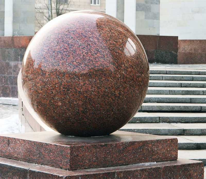 Гранитный бордюр полированный, пиленый. Изделия