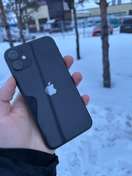 Продам айфон 11